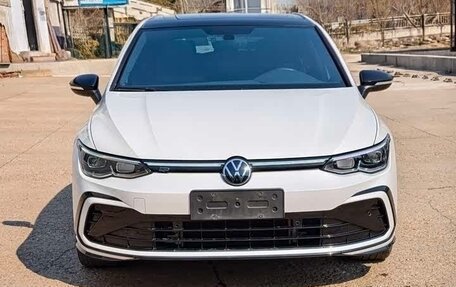 Volkswagen Golf VIII, 2023 год, 2 300 000 рублей, 2 фотография