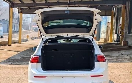 Volkswagen Golf VIII, 2023 год, 2 300 000 рублей, 7 фотография