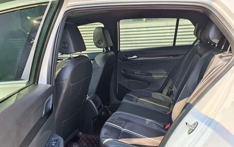 Volkswagen Golf VIII, 2023 год, 2 300 000 рублей, 13 фотография