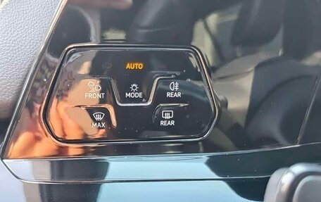 Volkswagen Golf VIII, 2023 год, 2 300 000 рублей, 12 фотография