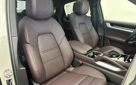 Porsche Cayenne III, 2025 год, 18 490 000 рублей, 15 фотография