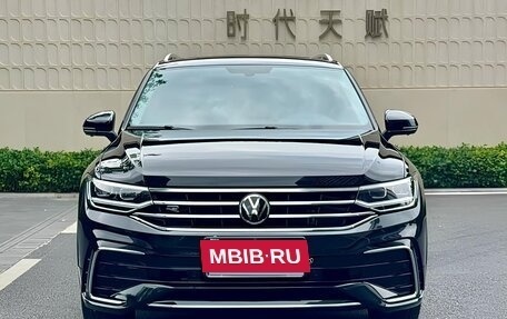 Volkswagen Tiguan II, 2023 год, 3 200 000 рублей, 2 фотография