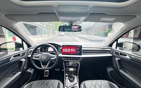 Volkswagen Tiguan II, 2023 год, 3 200 000 рублей, 8 фотография