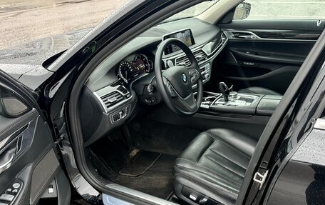 BMW 7 серия, 2017 год, 3 400 000 рублей, 11 фотография