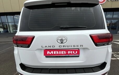 Toyota Land Cruiser, 2023 год, 15 000 000 рублей, 6 фотография