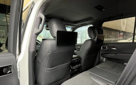 Toyota Land Cruiser, 2023 год, 15 000 000 рублей, 19 фотография