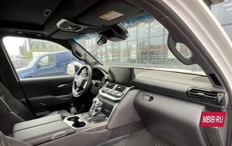 Toyota Land Cruiser, 2023 год, 15 000 000 рублей, 17 фотография