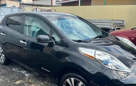 Nissan Leaf I, 2013 год, 1 300 000 рублей, 2 фотография
