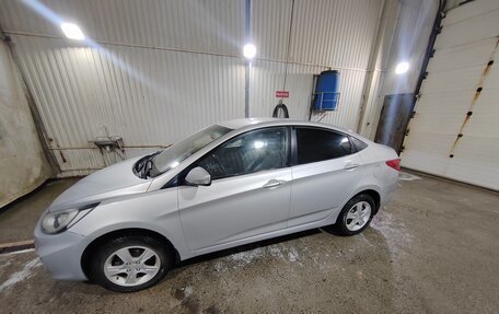 Hyundai Solaris II рестайлинг, 2012 год, 770 000 рублей, 5 фотография