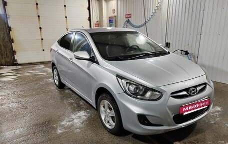 Hyundai Solaris II рестайлинг, 2012 год, 770 000 рублей, 3 фотография