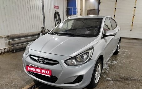 Hyundai Solaris II рестайлинг, 2012 год, 770 000 рублей, 2 фотография