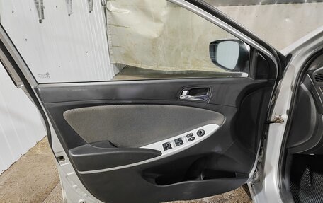 Hyundai Solaris II рестайлинг, 2012 год, 770 000 рублей, 11 фотография