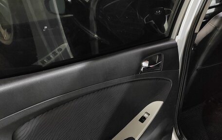 Hyundai Solaris II рестайлинг, 2012 год, 770 000 рублей, 15 фотография