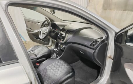 Hyundai Solaris II рестайлинг, 2012 год, 770 000 рублей, 18 фотография