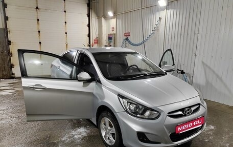 Hyundai Solaris II рестайлинг, 2012 год, 770 000 рублей, 20 фотография