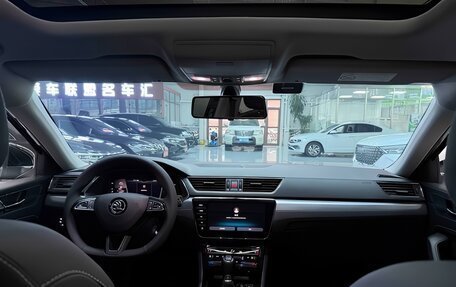 Skoda Superb III рестайлинг, 2022 год, 2 400 000 рублей, 11 фотография