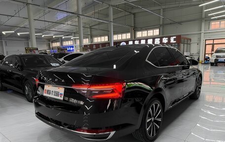 Skoda Superb III рестайлинг, 2022 год, 2 400 000 рублей, 5 фотография