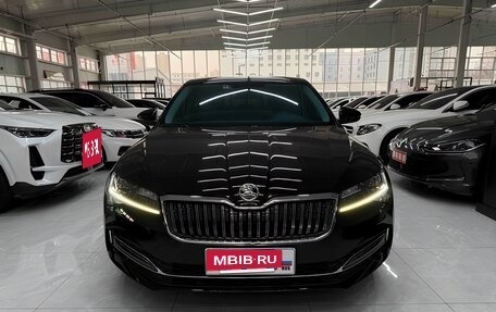 Skoda Superb III рестайлинг, 2022 год, 2 400 000 рублей, 3 фотография