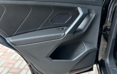 Volkswagen Tiguan II, 2021 год, 4 990 000 рублей, 16 фотография