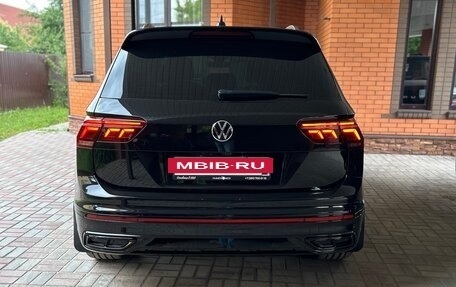 Volkswagen Tiguan II, 2021 год, 4 990 000 рублей, 21 фотография