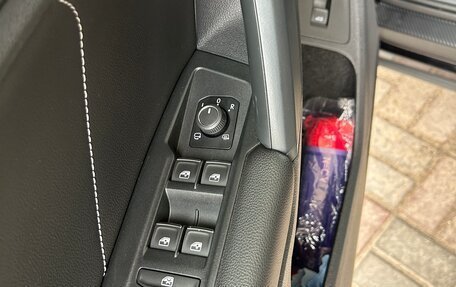 Volkswagen Tiguan II, 2021 год, 4 990 000 рублей, 30 фотография