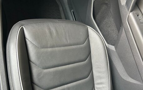 Volkswagen Tiguan II, 2021 год, 4 990 000 рублей, 36 фотография