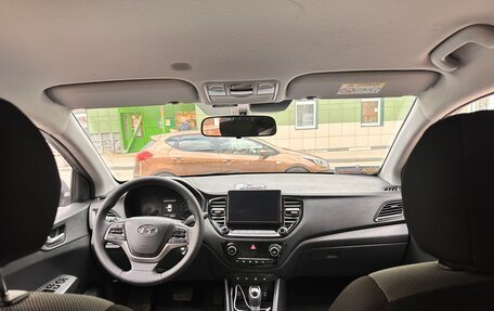 Hyundai Solaris II рестайлинг, 2021 год, 1 690 000 рублей, 5 фотография