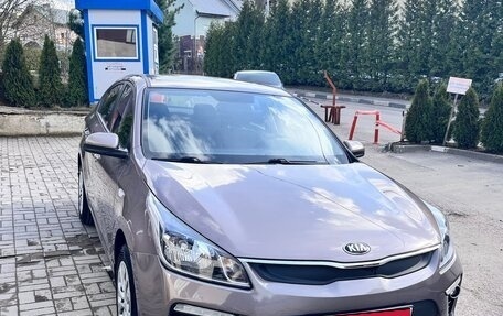 KIA Rio IV, 2018 год, 1 350 000 рублей, 1 фотография