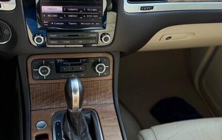 Volkswagen Touareg III, 2013 год, 1 785 000 рублей, 29 фотография