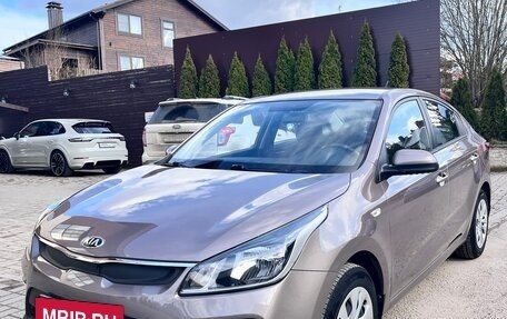 KIA Rio IV, 2018 год, 1 350 000 рублей, 2 фотография