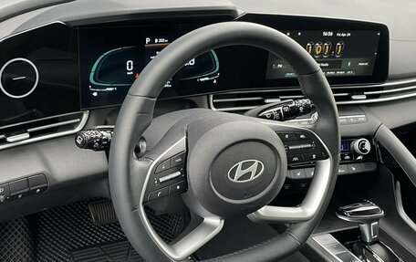 Hyundai Elantra, 2023 год, 2 099 000 рублей, 13 фотография