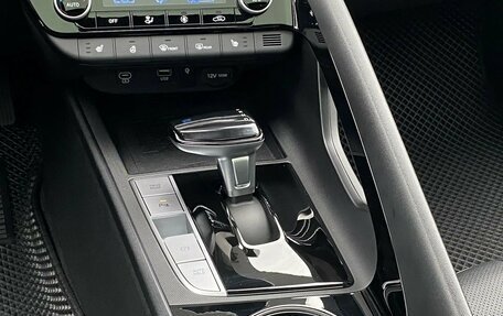 Hyundai Elantra, 2023 год, 2 099 000 рублей, 19 фотография