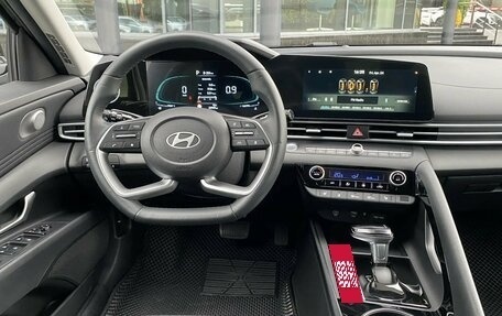 Hyundai Elantra, 2023 год, 2 099 000 рублей, 15 фотография