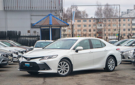 Toyota Camry, 2022 год, 3 499 000 рублей, 1 фотография