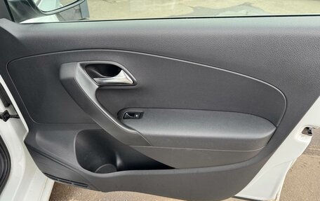 Volkswagen Polo VI (EU Market), 2014 год, 900 000 рублей, 17 фотография