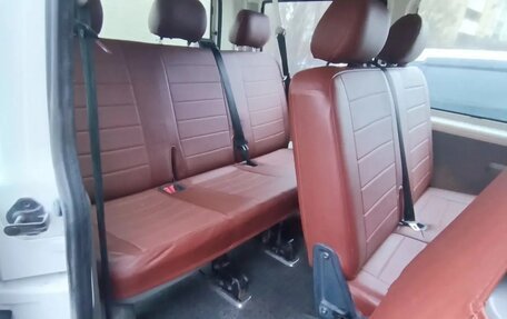 Volkswagen Transporter T5 рестайлинг, 2006 год, 900 000 рублей, 3 фотография