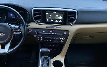 KIA Sportage IV рестайлинг, 2018 год, 2 399 000 рублей, 18 фотография