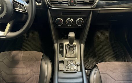 Mazda CX-4, 2023 год, 3 000 000 рублей, 13 фотография