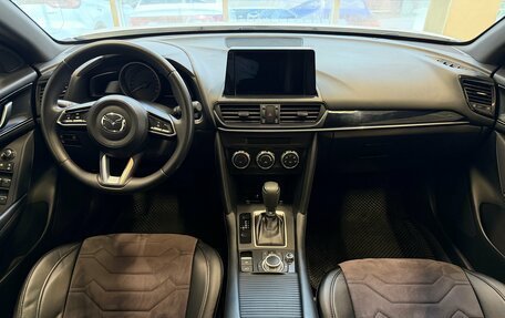 Mazda CX-4, 2023 год, 3 000 000 рублей, 8 фотография