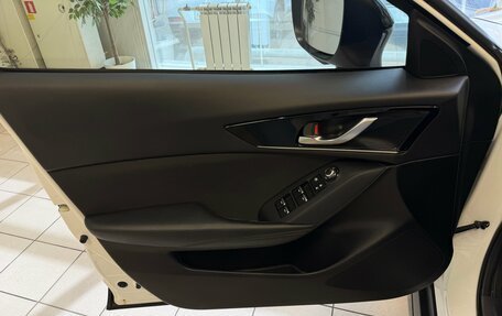 Mazda CX-4, 2023 год, 3 000 000 рублей, 14 фотография