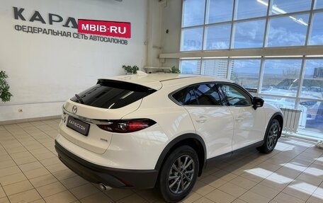 Mazda CX-4, 2023 год, 3 000 000 рублей, 2 фотография