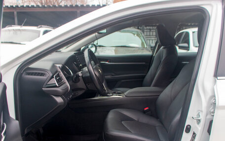 Toyota Camry, 2022 год, 3 499 000 рублей, 12 фотография