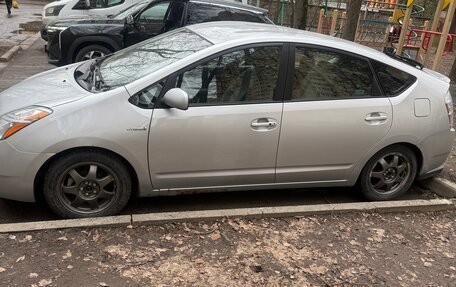 Toyota Prius, 2008 год, 680 000 рублей, 2 фотография