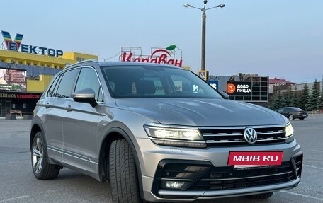 Volkswagen Tiguan II, 2018 год, 3 100 000 рублей, 3 фотография