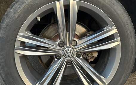 Volkswagen Tiguan II, 2018 год, 3 100 000 рублей, 22 фотография