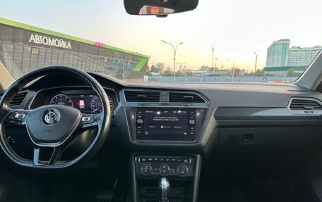 Volkswagen Tiguan II, 2018 год, 3 100 000 рублей, 23 фотография