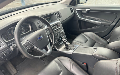 Volvo S60 Cross Country, 2015 год, 2 250 000 рублей, 10 фотография