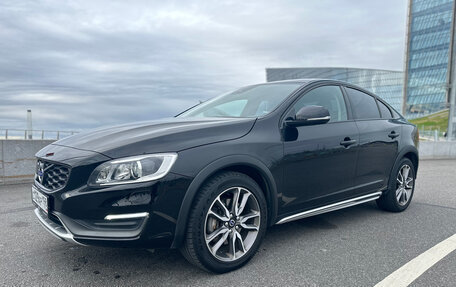 Volvo S60 Cross Country, 2015 год, 2 250 000 рублей, 8 фотография