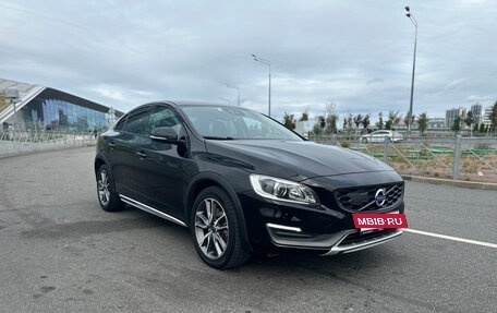 Volvo S60 Cross Country, 2015 год, 2 250 000 рублей, 2 фотография