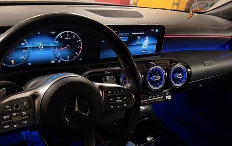 Mercedes-Benz CLA, 2019 год, 3 250 000 рублей, 3 фотография